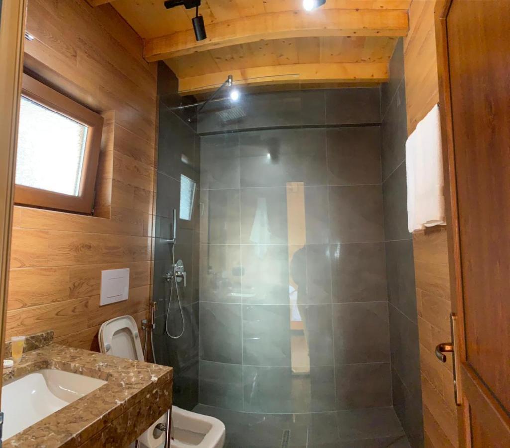 Wooden House 호텔 Shkodër 외부 사진