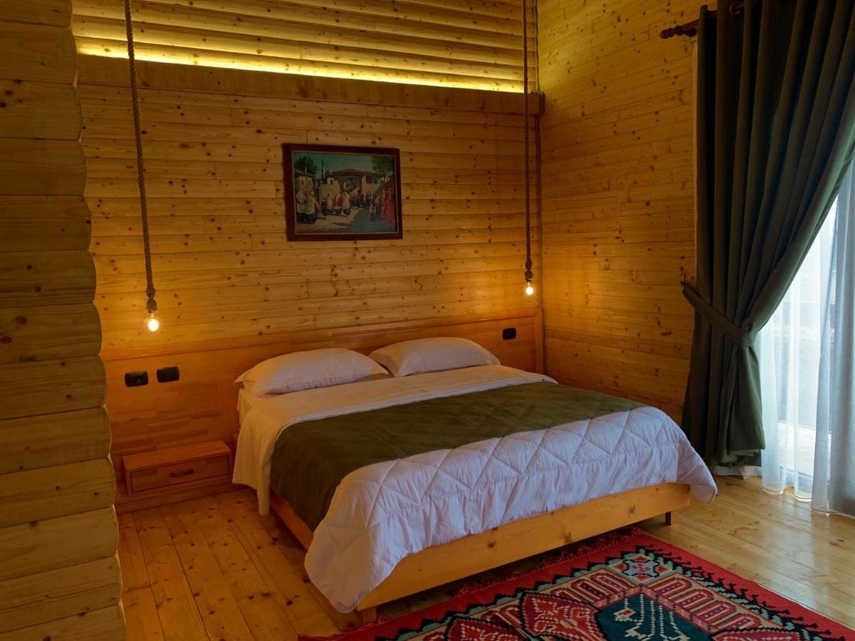 Wooden House 호텔 Shkodër 외부 사진