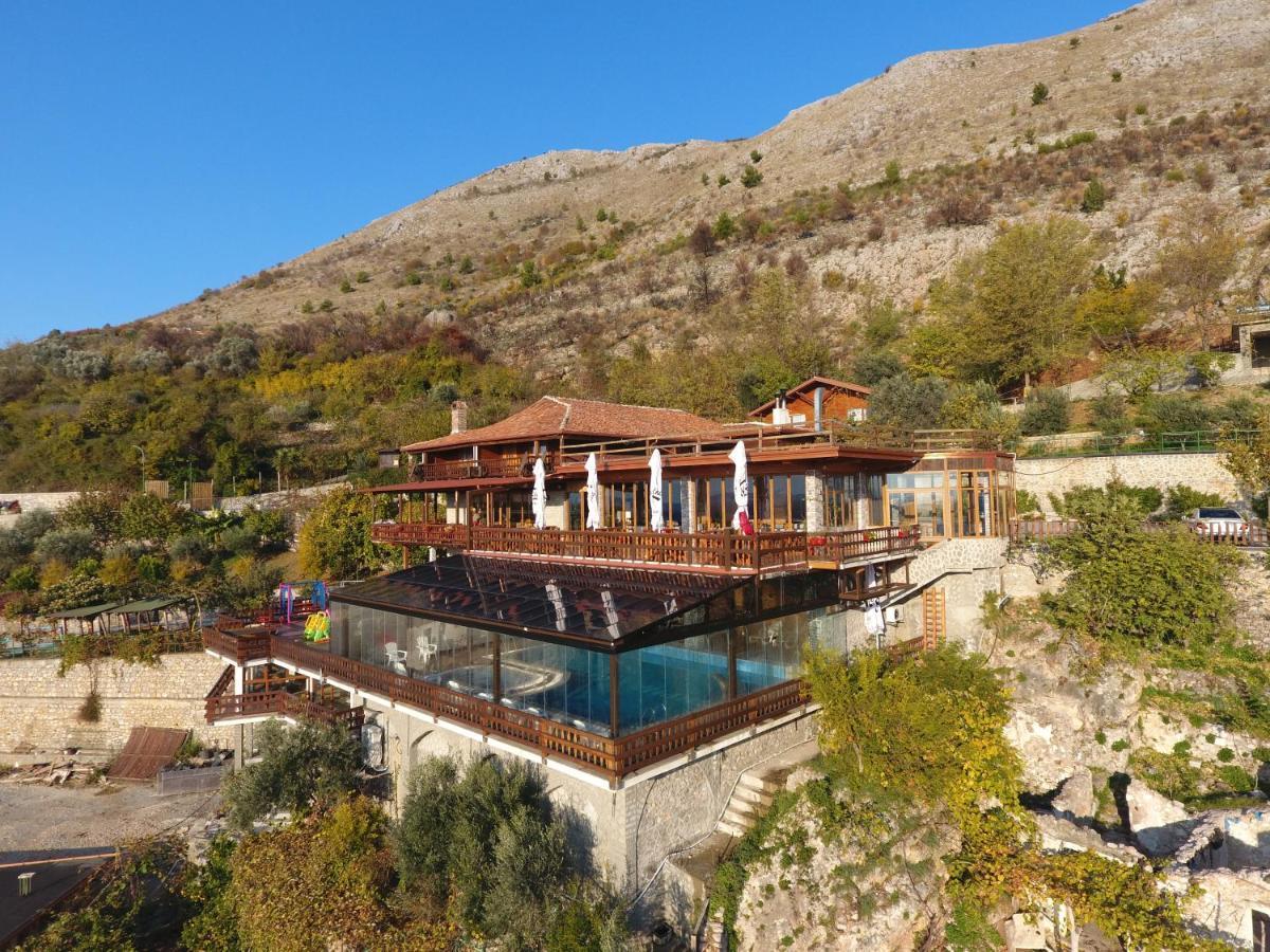 Wooden House 호텔 Shkodër 외부 사진