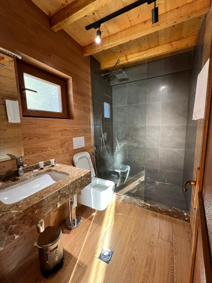 Wooden House 호텔 Shkodër 외부 사진